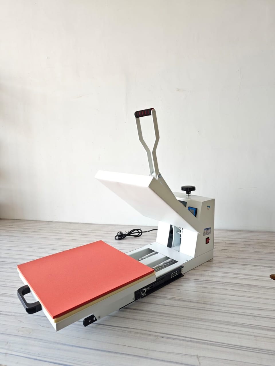 Pull & Push T-shirt Machine